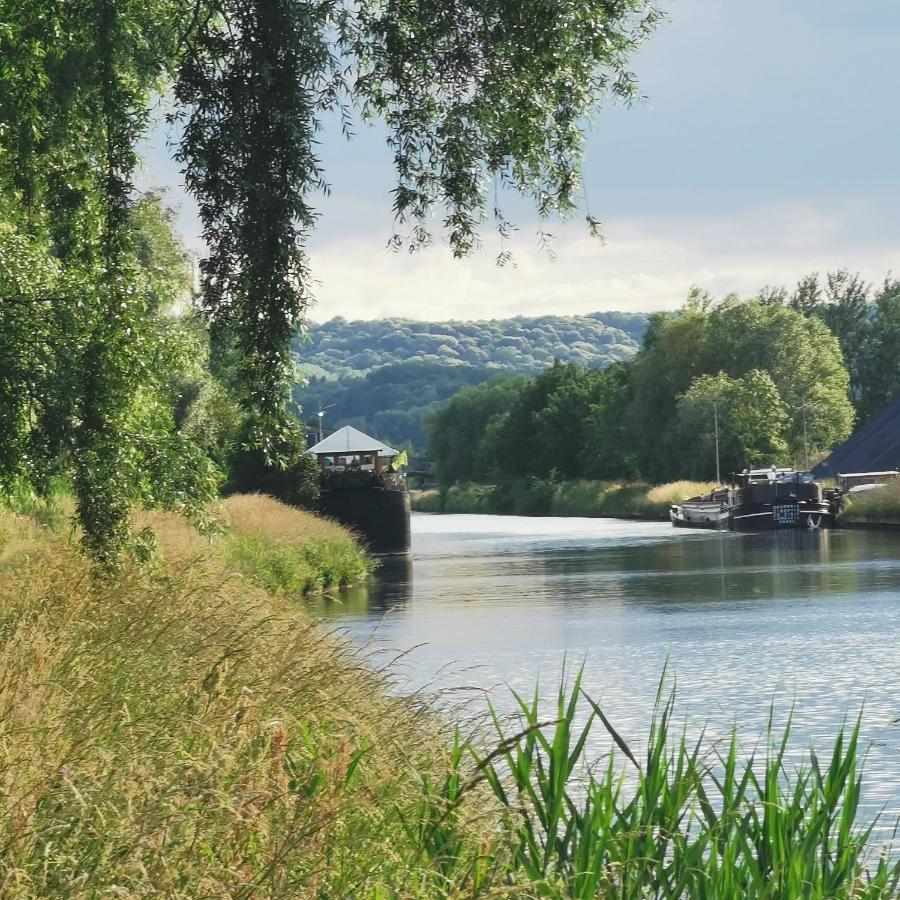 Thourotte Bateau Entre Lille Et Paris Bed & Breakfast エクステリア 写真